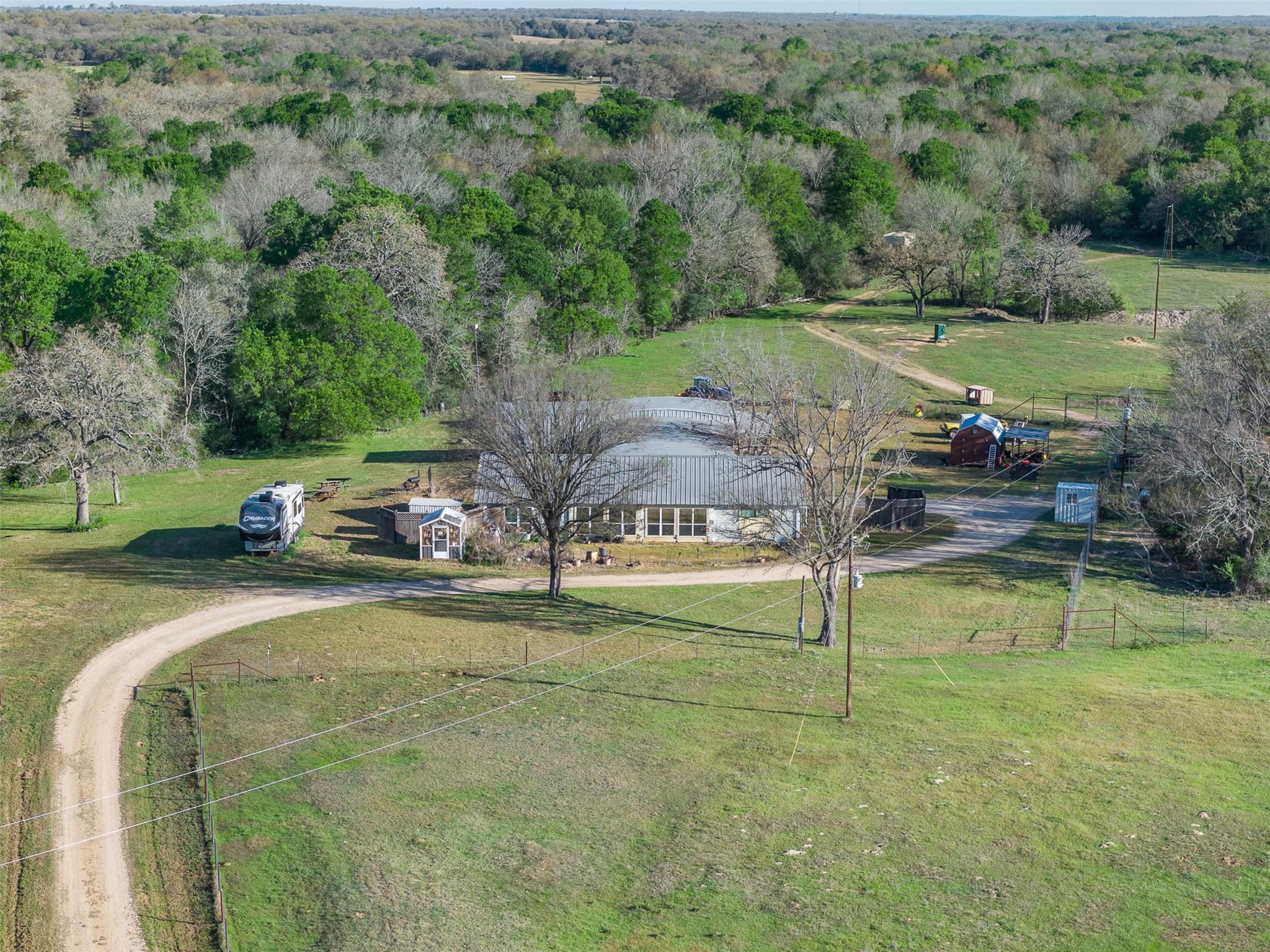 2313 E Us Highway 79