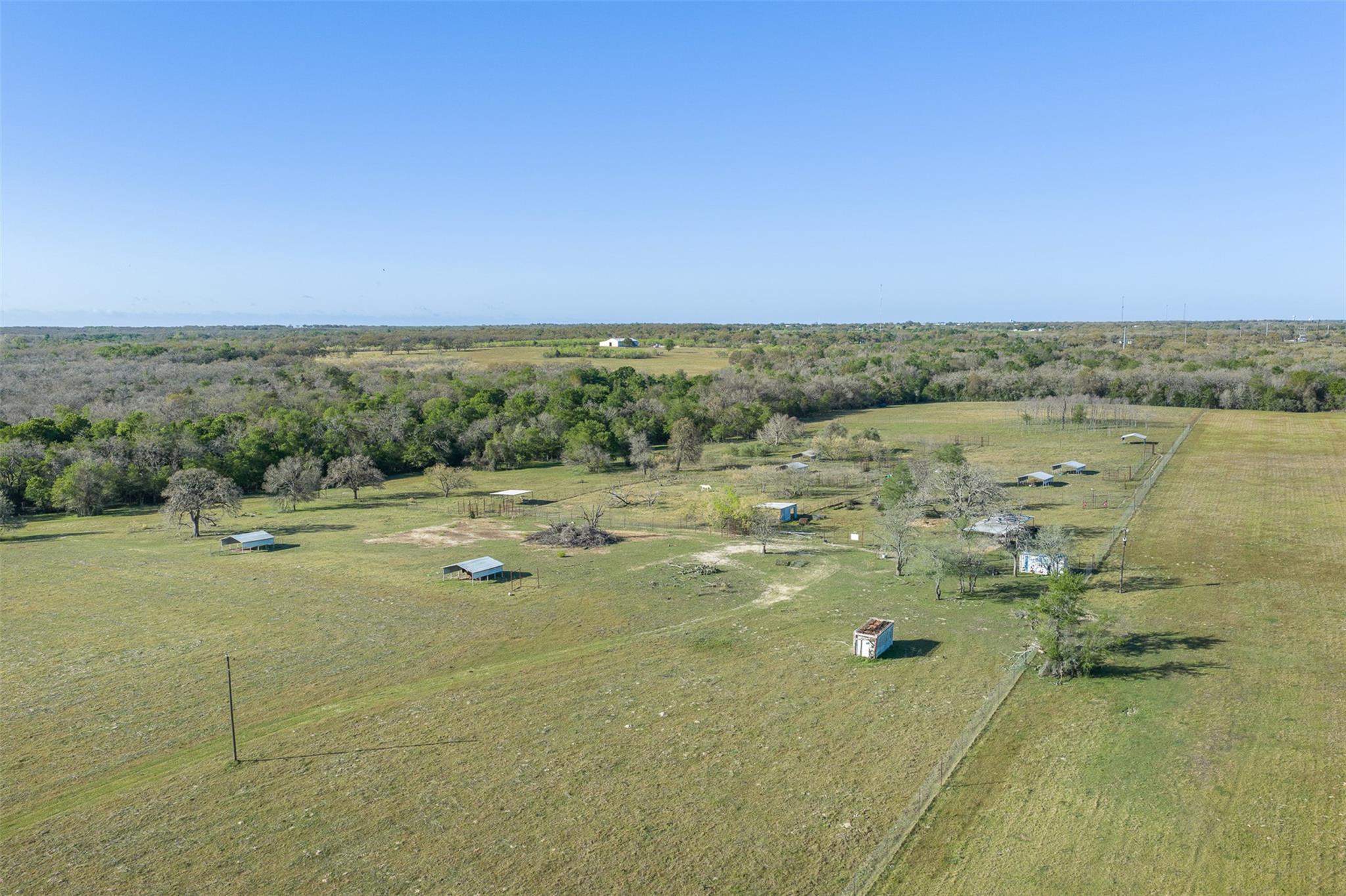 2313 E Us Highway 79