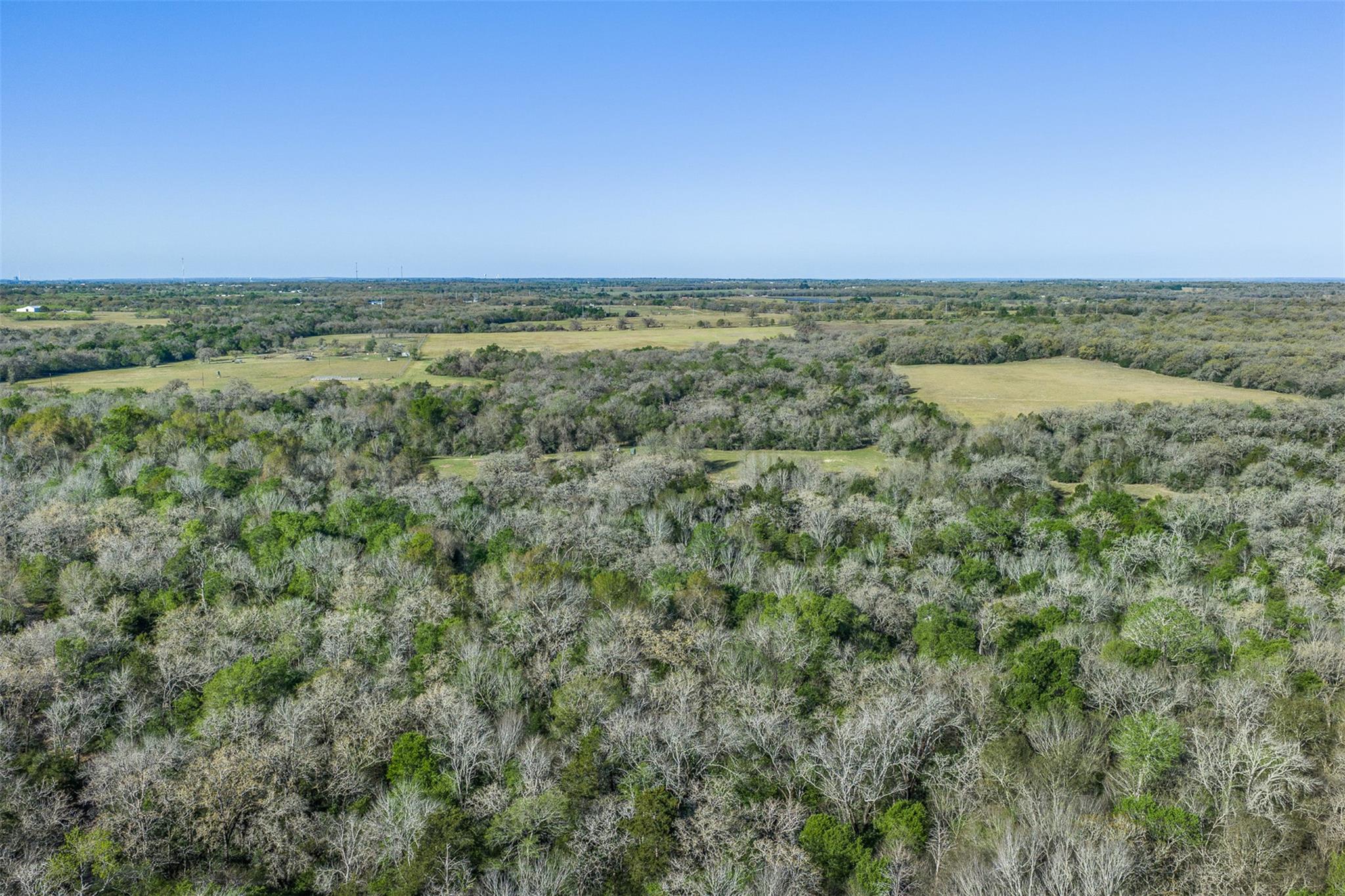 2313 E Us Highway 79