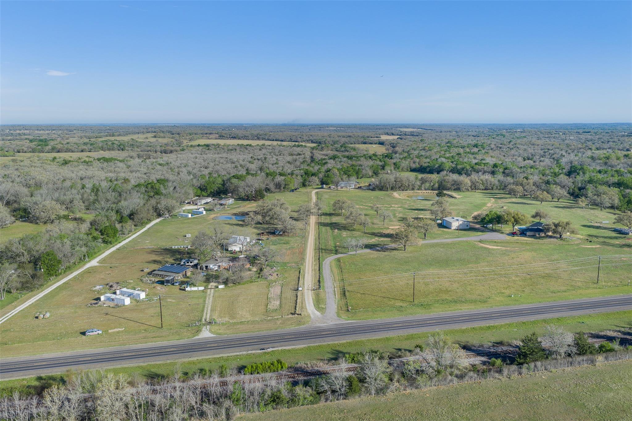 2313 E Us Highway 79