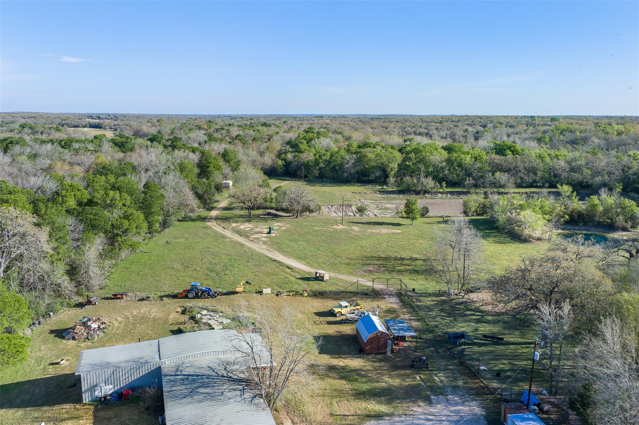 2313 E Us Highway 79