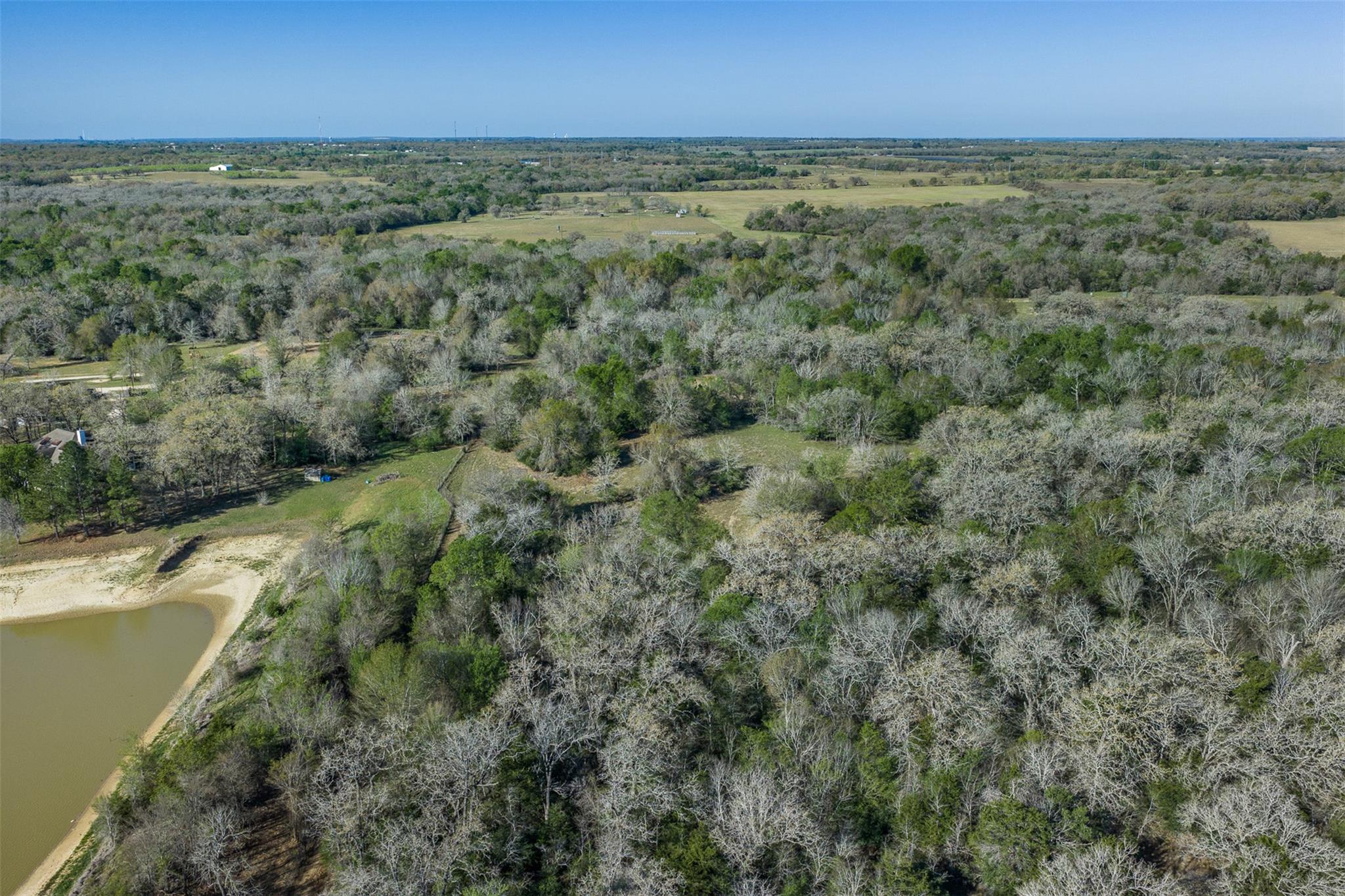 2313 E Us Highway 79