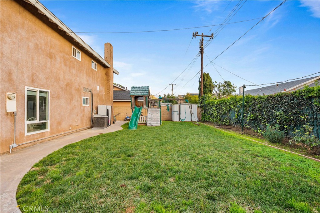 4424 E Sycamore Avenue