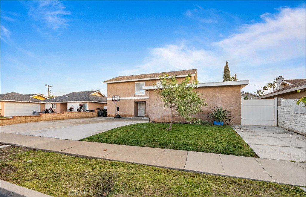 4424 E Sycamore Avenue