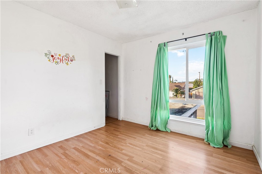 4424 E Sycamore Avenue