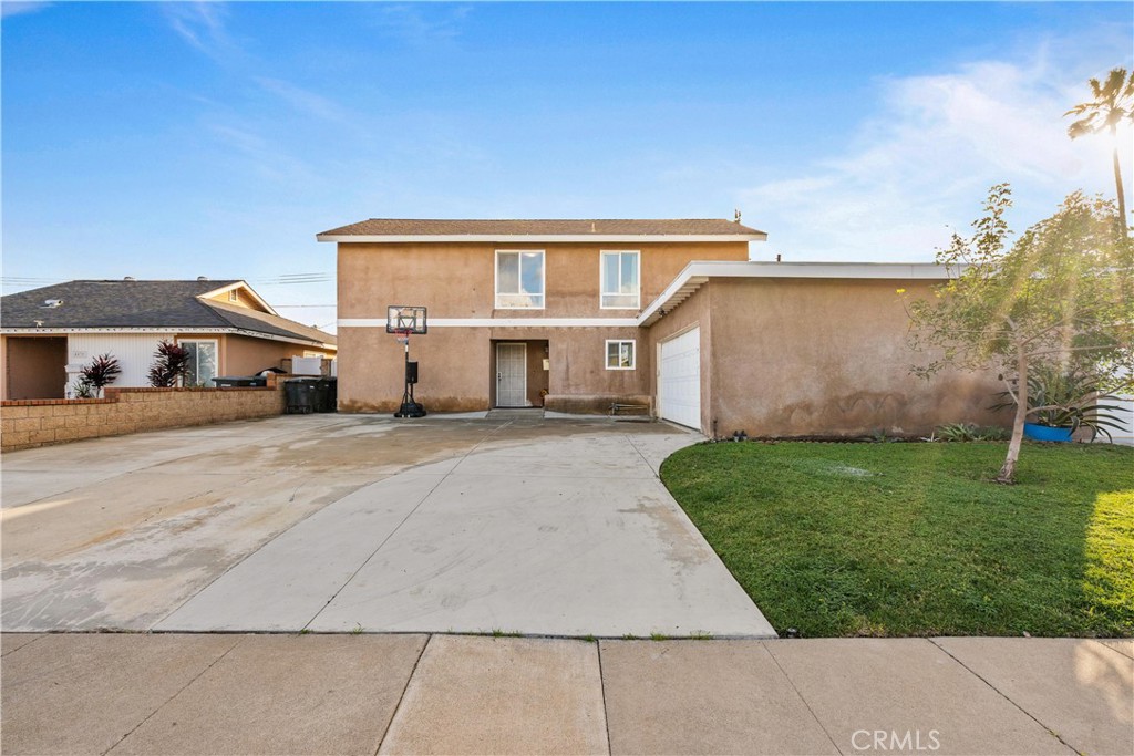 4424 E Sycamore Avenue