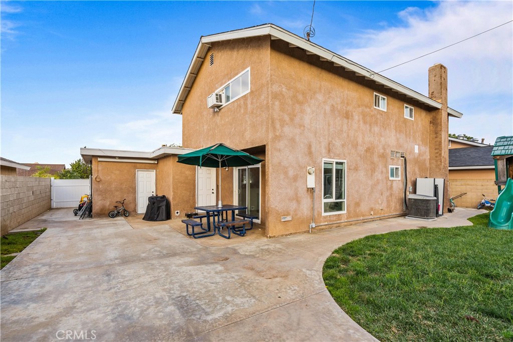 4424 E Sycamore Avenue