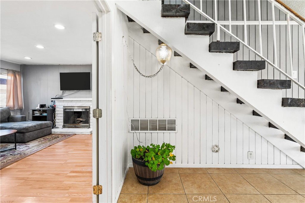 4424 E Sycamore Avenue