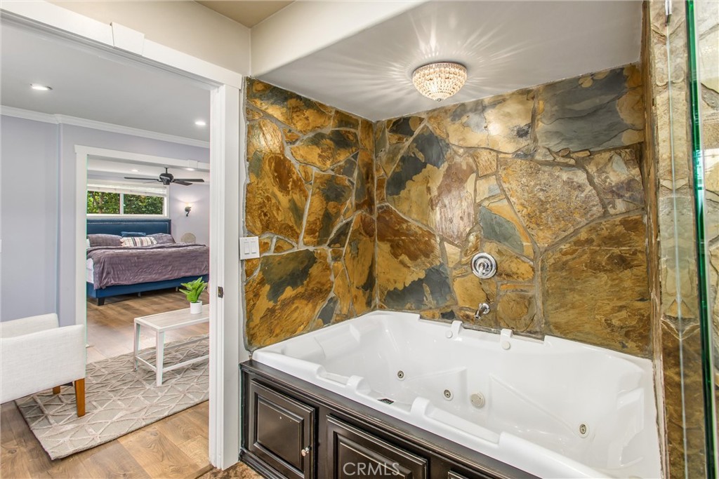 1060 S San Mateo Street