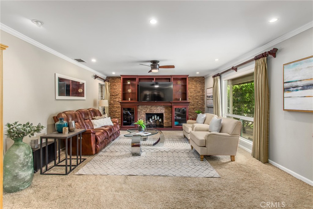 1060 S San Mateo Street