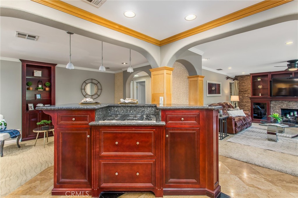 1060 S San Mateo Street