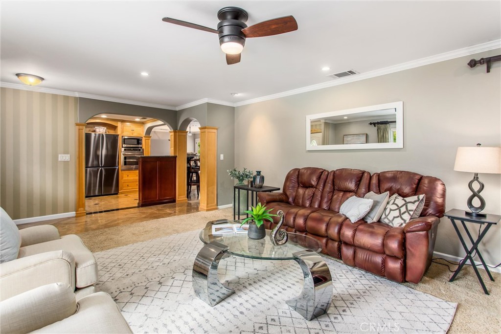 1060 S San Mateo Street