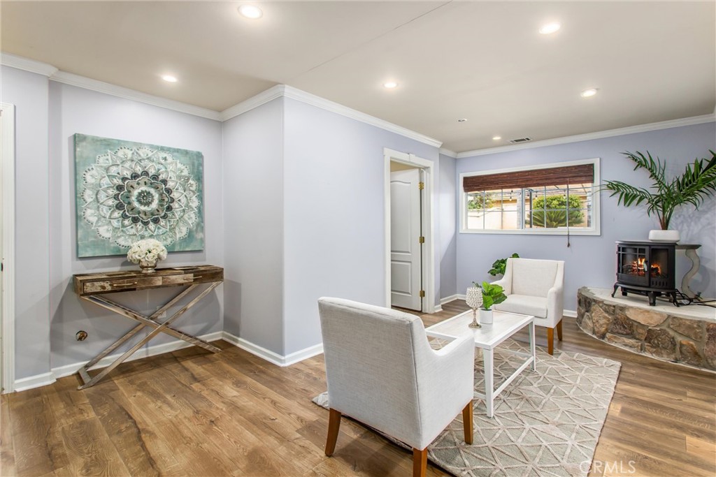 1060 S San Mateo Street