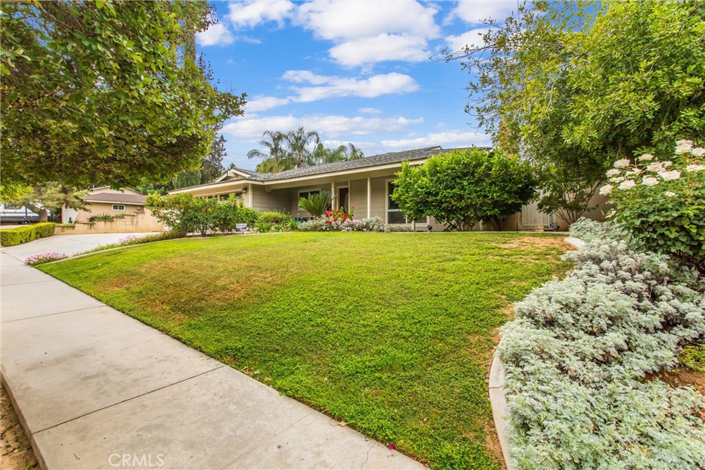 1060 S San Mateo Street