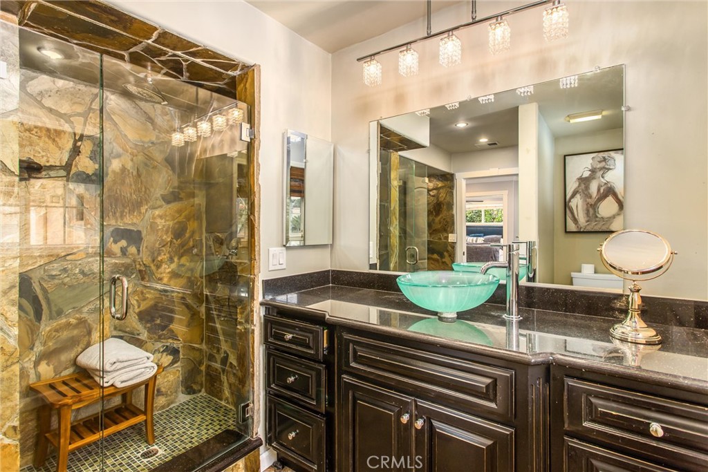 1060 S San Mateo Street