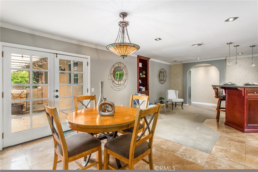 1060 S San Mateo Street