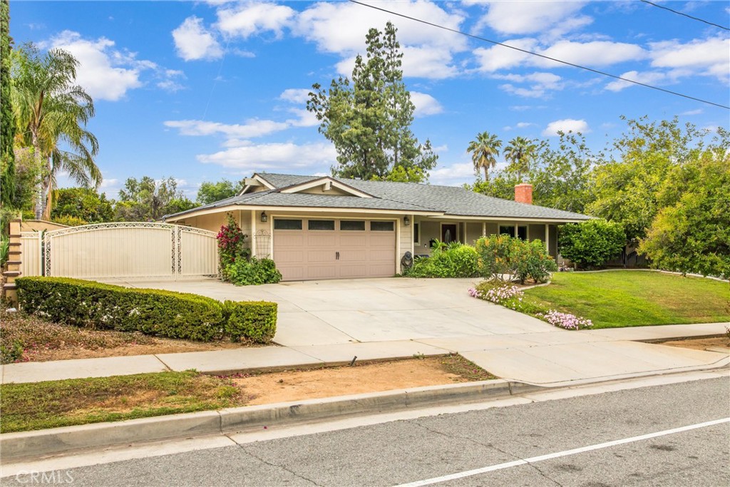 1060 S San Mateo Street