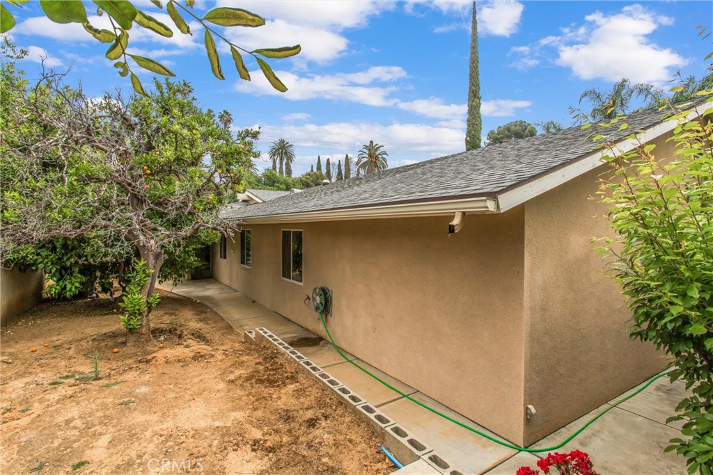 1060 S San Mateo Street