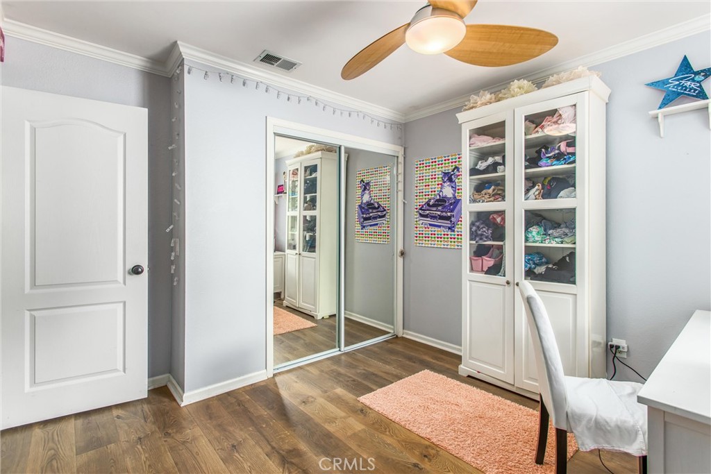 1060 S San Mateo Street