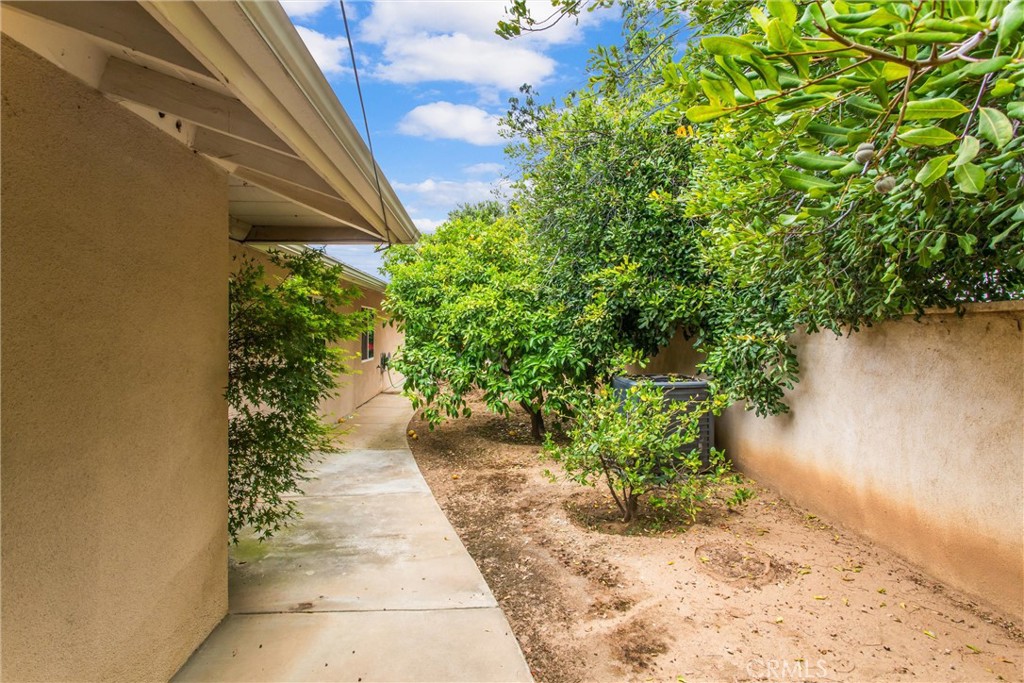 1060 S San Mateo Street