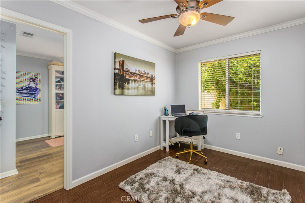 1060 S San Mateo Street