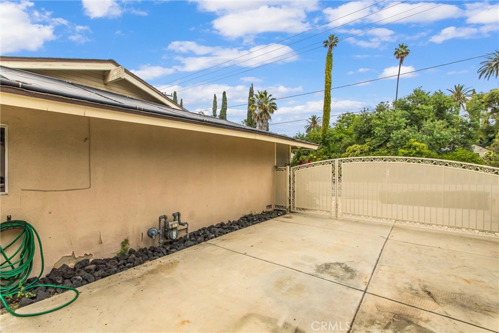 1060 S San Mateo Street