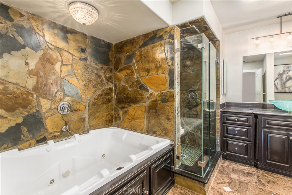 1060 S San Mateo Street