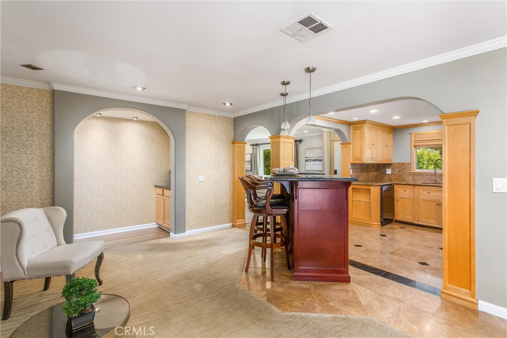 1060 S San Mateo Street