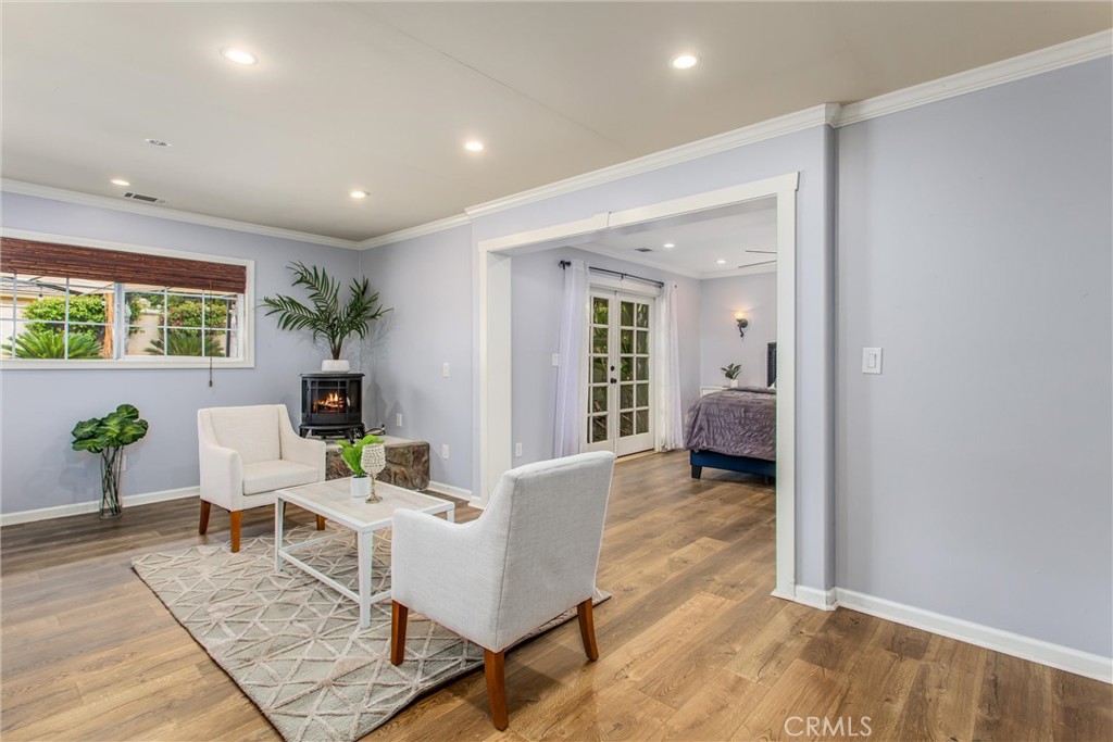 1060 S San Mateo Street