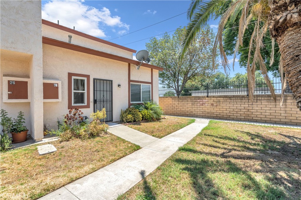 349 N Eucalyptus Avenue 25