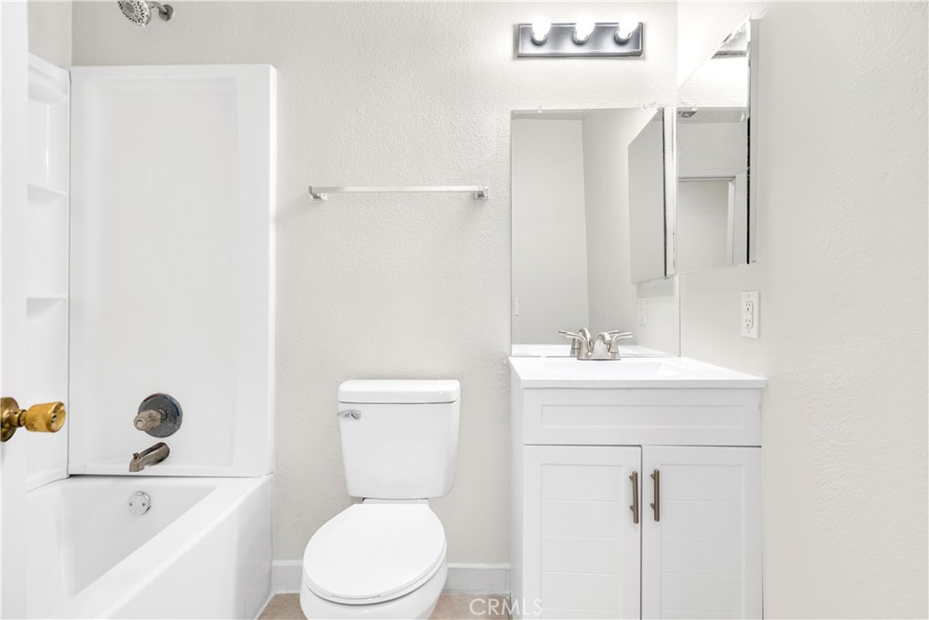 349 N Eucalyptus Avenue 25