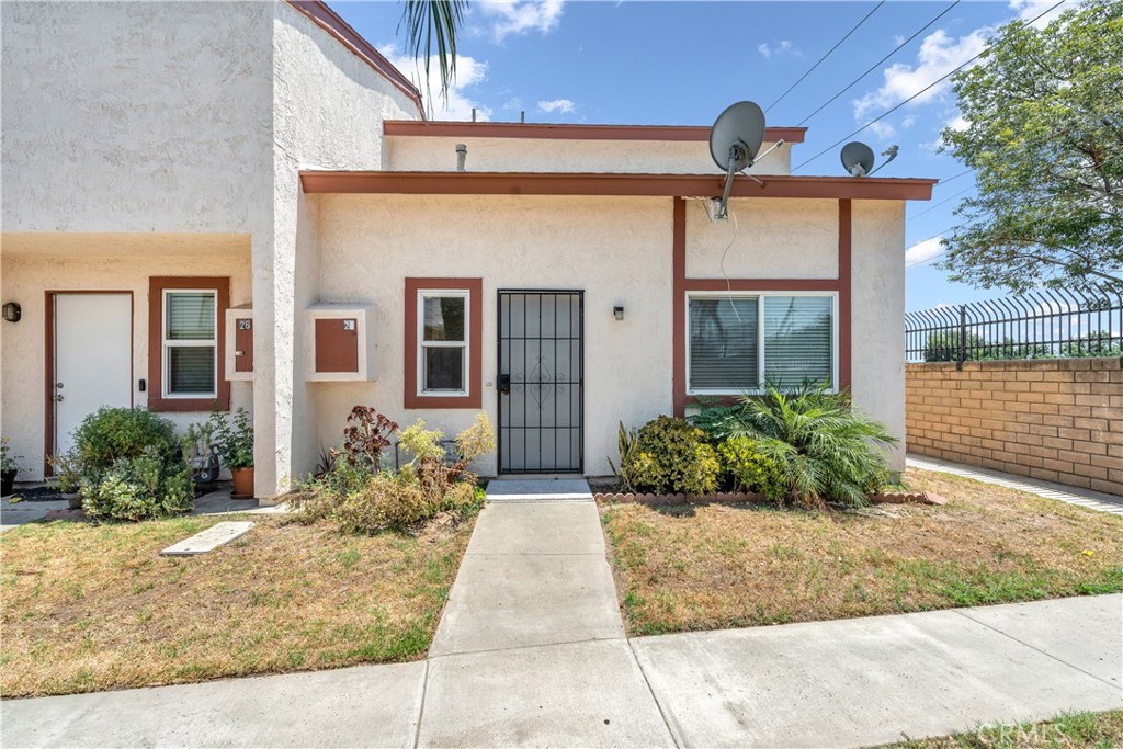 349 N Eucalyptus Avenue 25