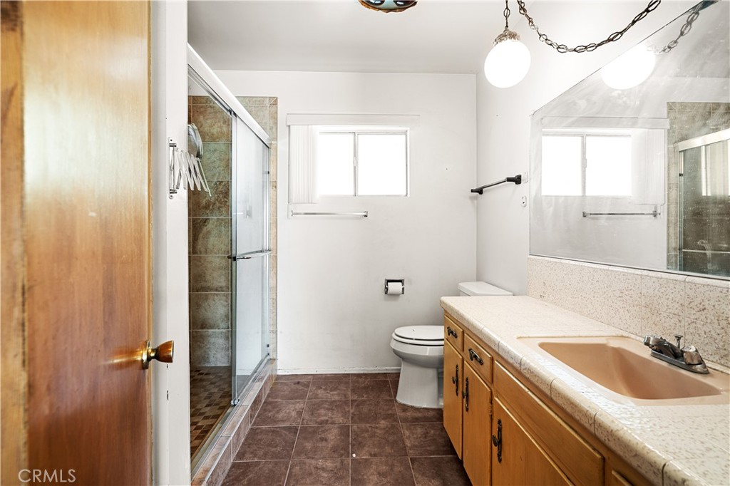 12855 Lantana Avenue