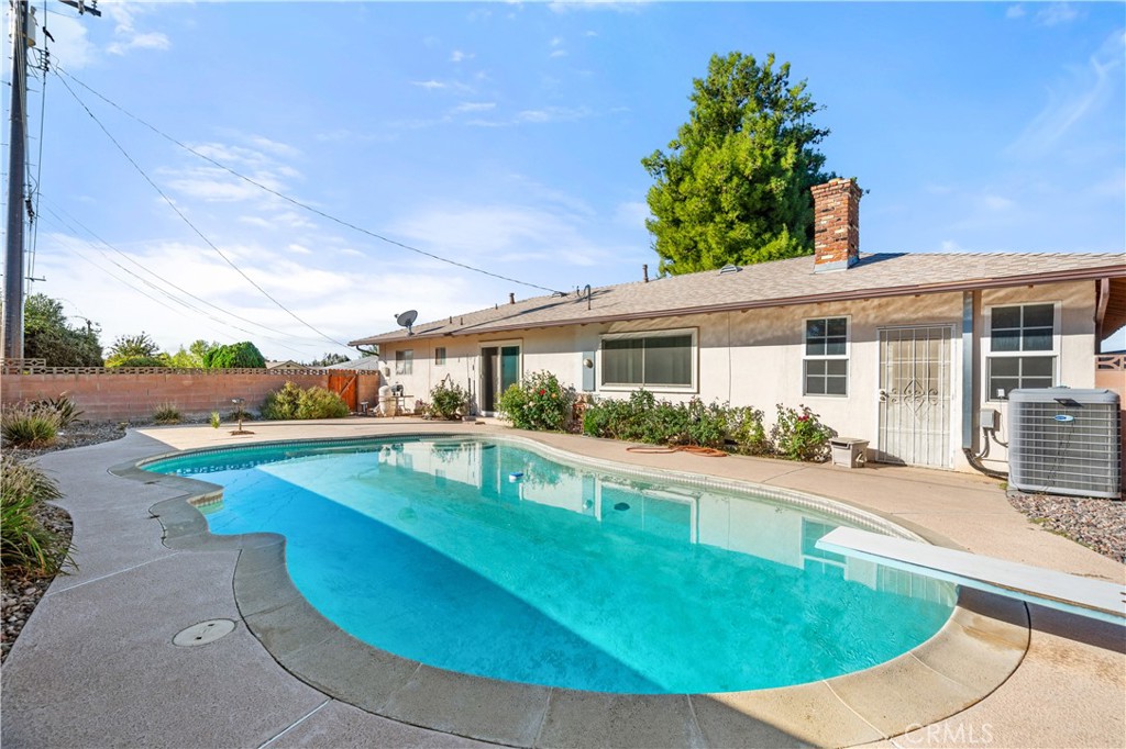 12855 Lantana Avenue