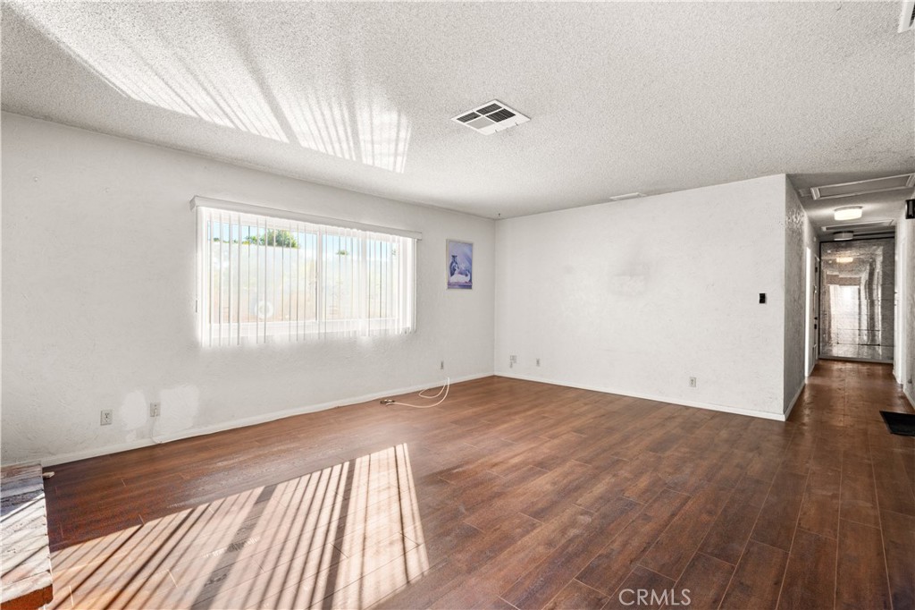 12855 Lantana Avenue