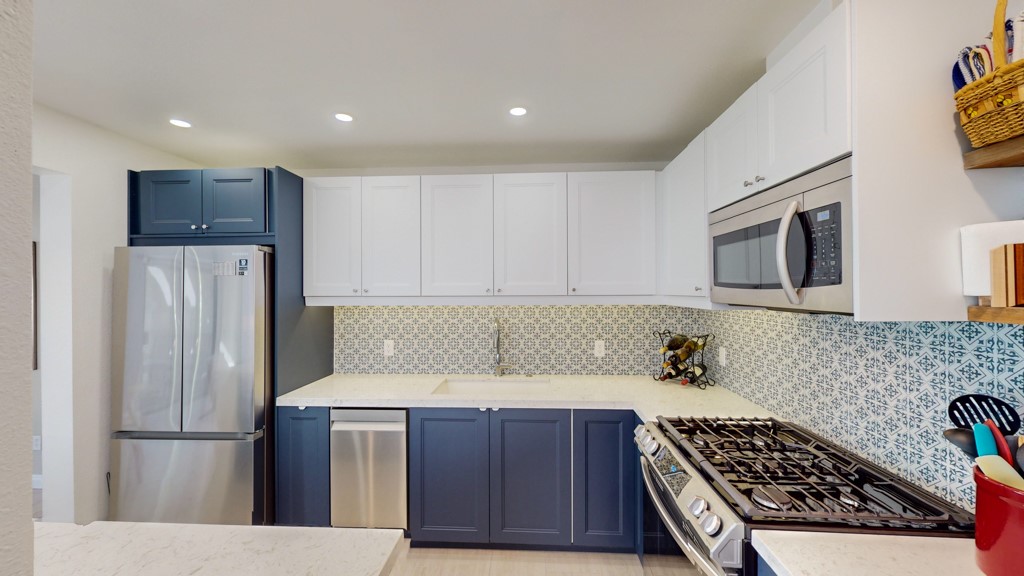 1150 E Palm Canyon Drive 82