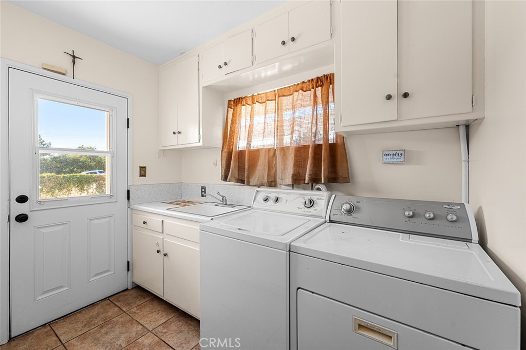 12232 Rosedale Avenue