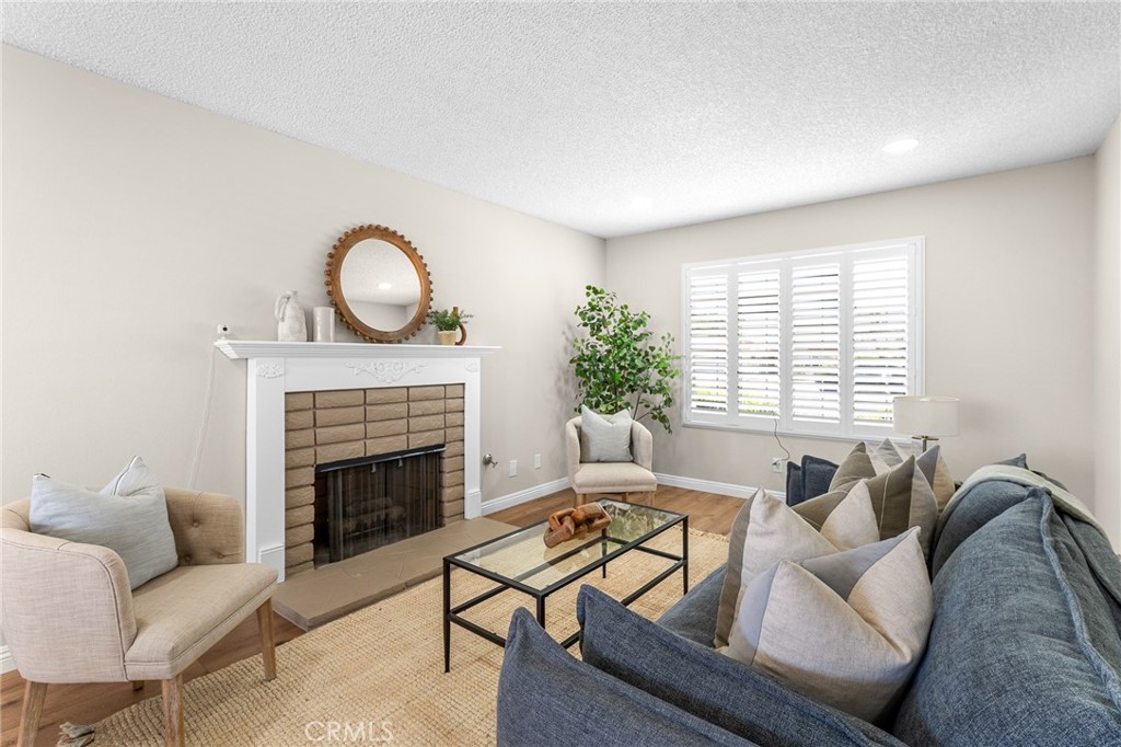 2231 El Rancho Circle