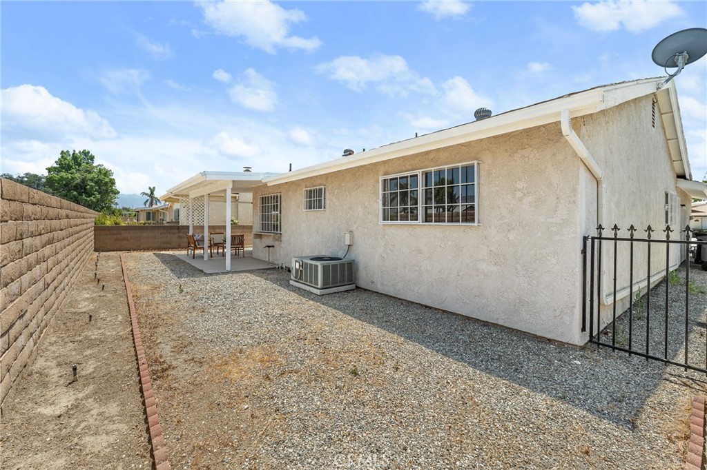 2231 El Rancho Circle