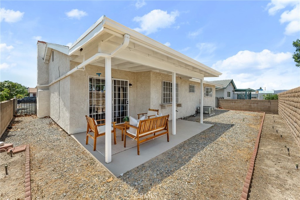 2231 El Rancho Circle