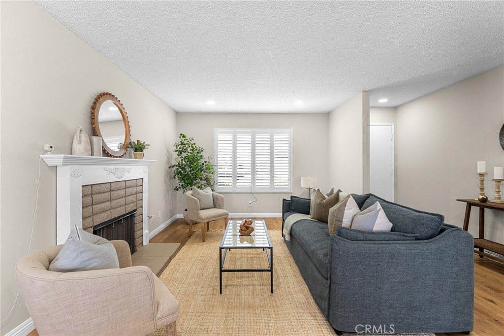 2231 El Rancho Circle