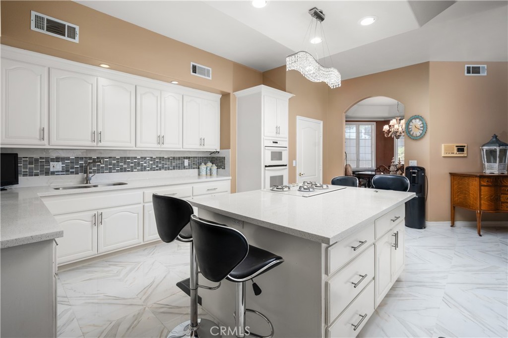 613 E Sunset Drive N