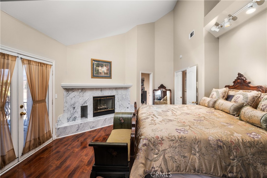 613 E Sunset Drive N