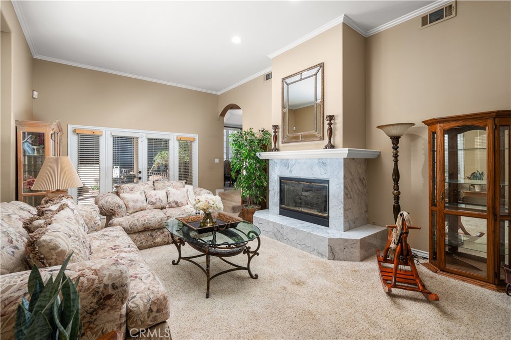 613 E Sunset Drive N