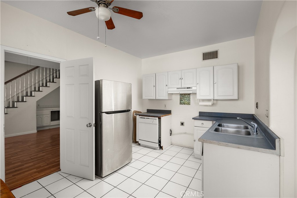 613 E Sunset Drive N