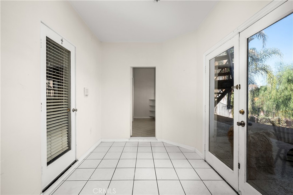 613 E Sunset Drive N