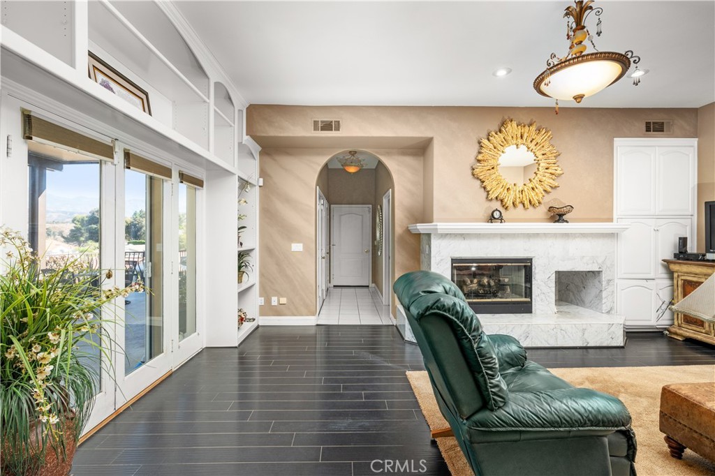 613 E Sunset Drive N