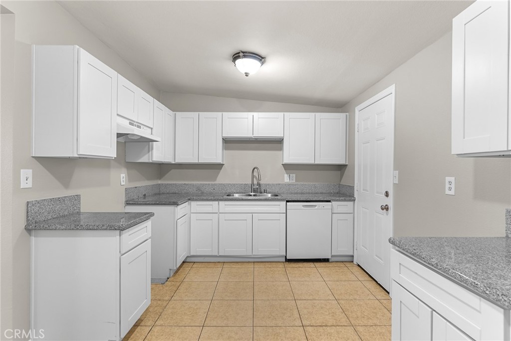 7427 Acoma Trail