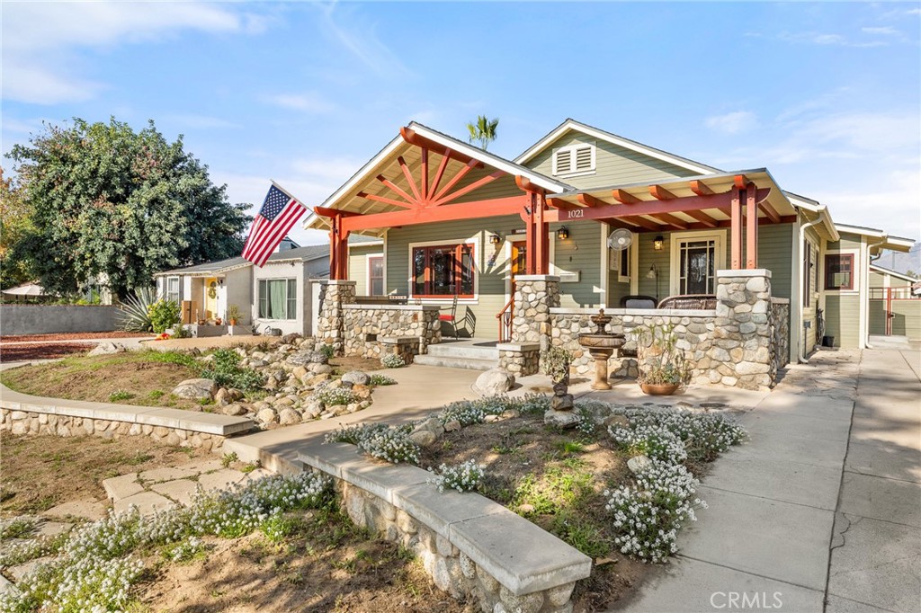 1021 Campus Avenue