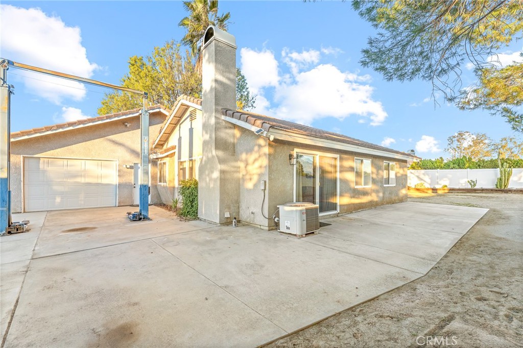 3502 White Oak Drive